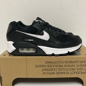 New nike air max 90 triple black womens size 10/ Mens 8.5 DH8010-002 New